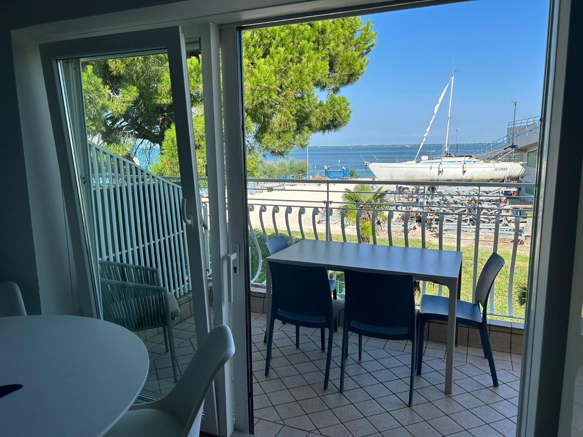 Marine House Apartment Линяно Сабиадоро Екстериор снимка